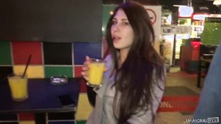 Ayda Swinger a hatalmas mellű tini kurva