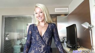 Világos Szőke milf mami durván megdöngetve