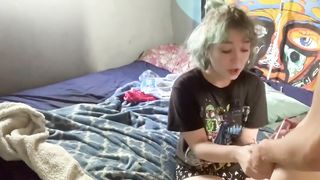 Amatőr 18 éves tini picsa televerve