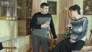 Orosz mami a nevelt fiával közösül