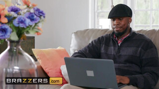 Brazzers - Ember Snow és a csoki dárda