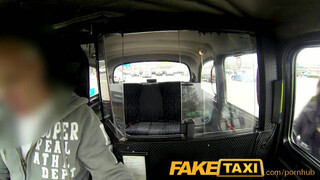 FakeTaxi - a pici lopós csoki hölgyemény megbánja amit tett