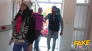 Fake Hostel - Latin Amerikai spiné a pasija előtt közösül