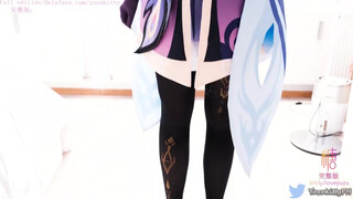 Cosplay-es kiscsaj lábbal közösül és aztán őt döngetik