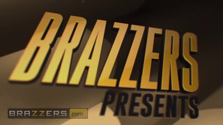 Brazzers - Cherie Deville tini krapekkal kúrel