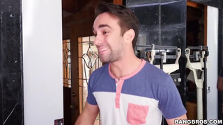 Cassidy Banks a méretes cickós fital kurva - Bangbros