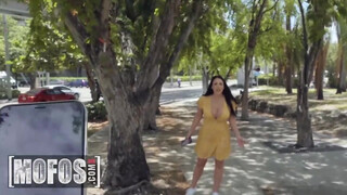 Mofos - Angela White élvezi ha alaposan kefélik