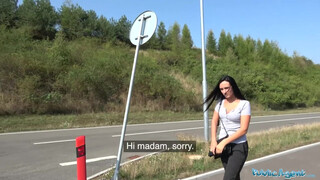 Hatalmas keblű tini kisasszony pénzért kúrel - Public Agent