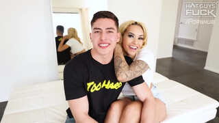 Hot Guys Fuck - Latina krapek és a világos szőke barátnője dugnak