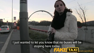 FakeTaxi - Fiatal ápoló csajszi közösül a taxiban