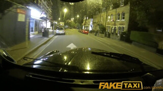 FakeTaxi - Tia Layne megkúrva a taxiban