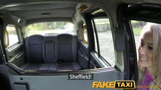 FakeTaxi - vékony kiscsaj szexy csizmában