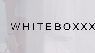 WhiteBoxxx - Zazie Skymm a magyar nőci hátsó bejáratba rakva