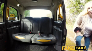 Fake Taxi - Hatalmas kannás világos szőke megrakva