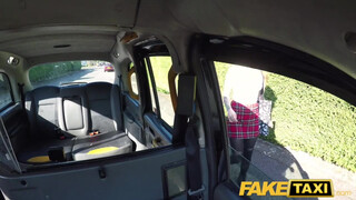 Fake Taxi - Kylie Nymphette a kurva koleszos hölgyemény