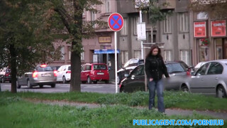 PublicAgent - Óriás keblű cseh hölgyemény