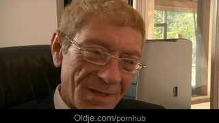 Vén dárda és a fiatal titkárnője