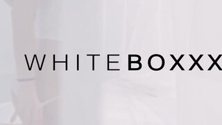 WhiteBoxxx - kicsmellű nőci durván meghágva