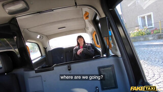 Fake Taxi - Tetovált olasz picsa megkefélve