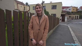 Public Agent - Marsianna Amon a méretes cicis bige