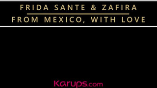 Karups - Frida Sante és Zafira nyalják egymást
