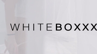 WhiteBoxxx - Charlie Red a méretes keblű cseh tini