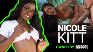 Mofos - Nicole Kitt a szexy hatalmas tőgyes néger spiné