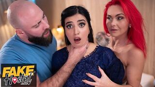 Szégyenlős pakisztáni kiscsaj felébred szexuálisan egy hármasban perverz brit párral