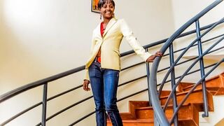 Csoki amatőr casting forgatás irodai fotózásra durván megbassza a méretes faszú producer