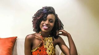 Mosolygós csoki csinibaba pov castingon durván bekúrva