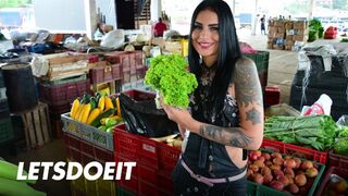 Fekete kiscsaj melina zapata felvett mély dugásra érett puncijába - kolumbiai milf