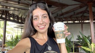 Tini cumizás a starbucks mosdójában – arcára spriccelő bőrös virsli utána kávézás nyálkával középen